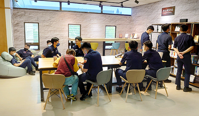 圖書館3樓「舒活閱讀區」學生使用情形