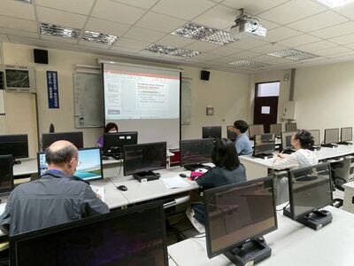 113學年度第2學期電子資源利用課程於資訊館PC2電腦教室