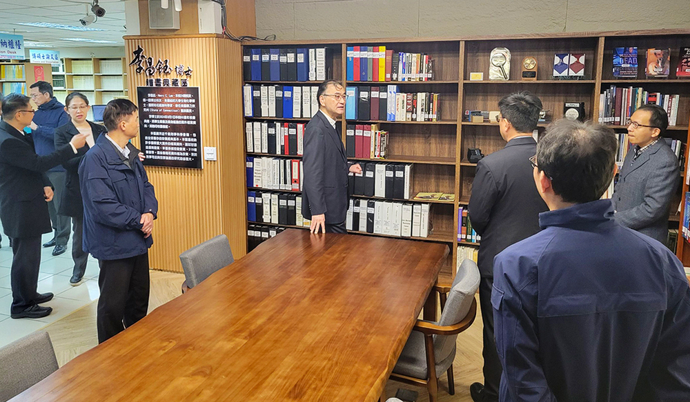 海巡署測考中心人員造訪警大圖書館