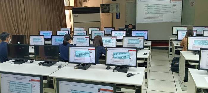 Turnitin 論文比對系統教育訓練於資訊館PC2電腦教室舉辦